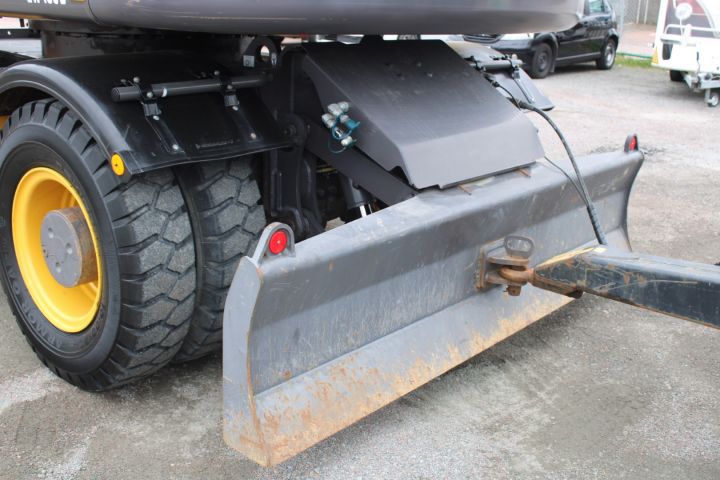 656181-23 Wheeled excavator Volvo EW 160D -12