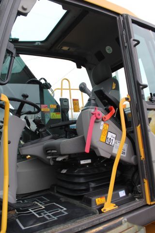 656181-40 Wheeled excavator Volvo EW 160D -12