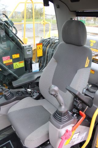 656181-41 Wheeled excavator Volvo EW 160D -12