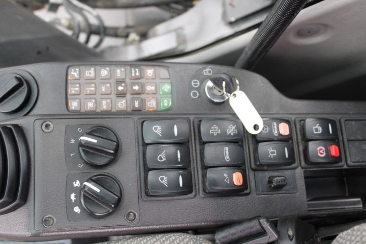 656181-46 Wheeled excavator Volvo EW 160D -12