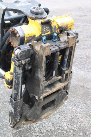 656181-58 Wheeled excavator Volvo EW 160D -12