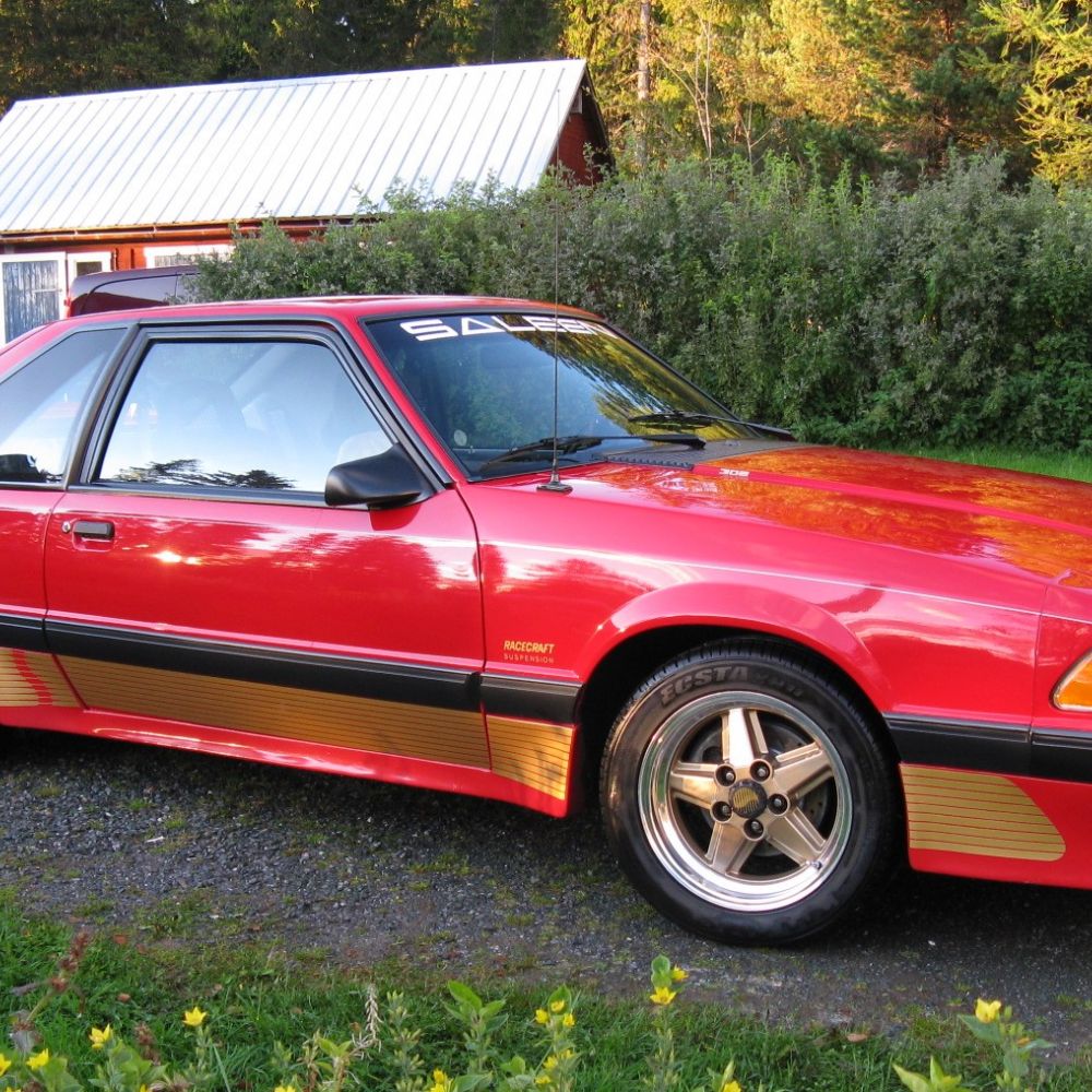 618275-1 Ford Mustang Saleen 1990