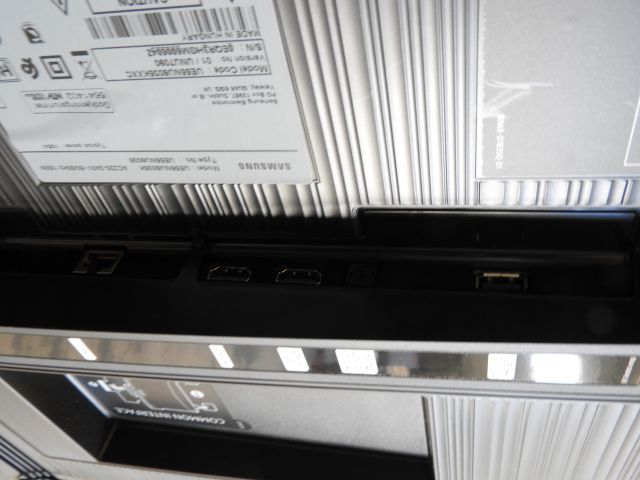 670296-6 Samsung TV 55 "UE55NU6035K (Shipping Available via Submitter)
