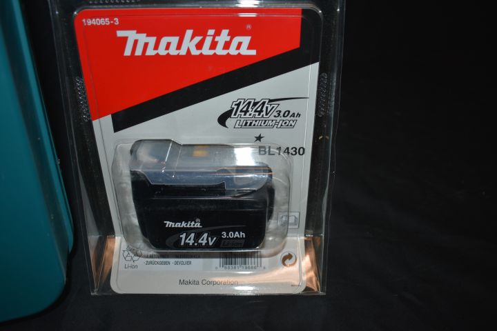 639290-3 Impact screwdriver Makita BTD145RFE 18V - incl. 1 battery 14.4V (3.0Ah) & charger (display examples)