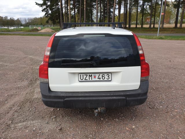 671258-4 Volvo XC70 2.5 T 2004 UZM463