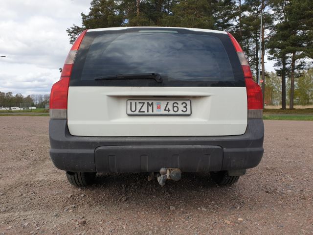 671258-5 Volvo XC70 2.5 T 2004 UZM463