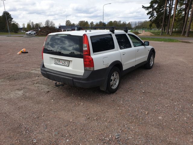 671258-6 Volvo XC70 2.5 T 2004 UZM463