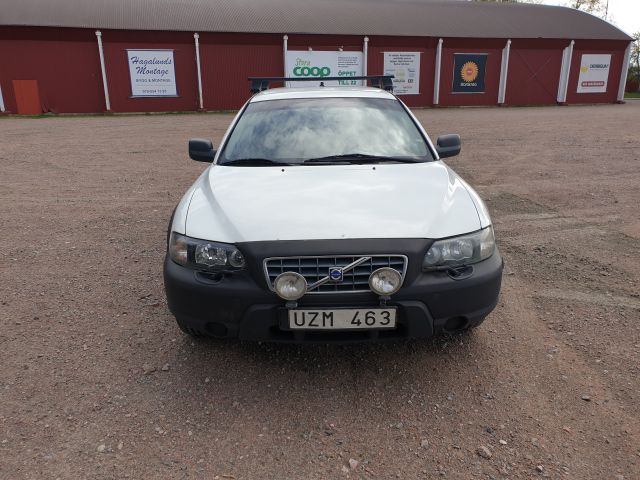 671258-9 Volvo XC70 2.5 T 2004 UZM463