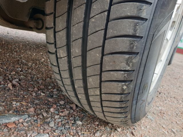 671258-11 Volvo XC70 2.5 T 2004 UZM463