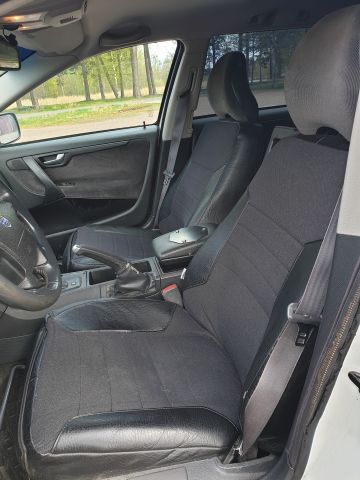 671258-26 Volvo XC70 2.5 T 2004 UZM463