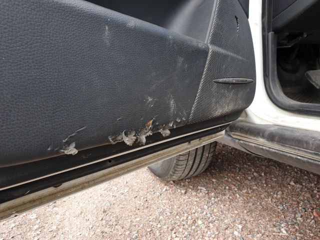 671258-32 Volvo XC70 2.5 T 2004 UZM463