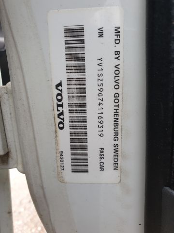 671258-35 Volvo XC70 2.5 T 2004 UZM463