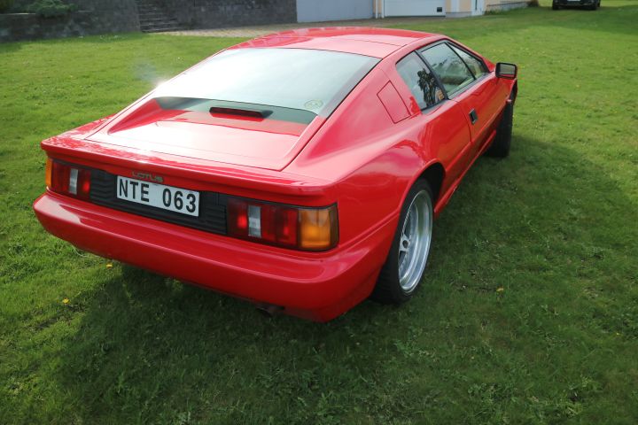 649090-8 Lotus Esprit Turbo 1988