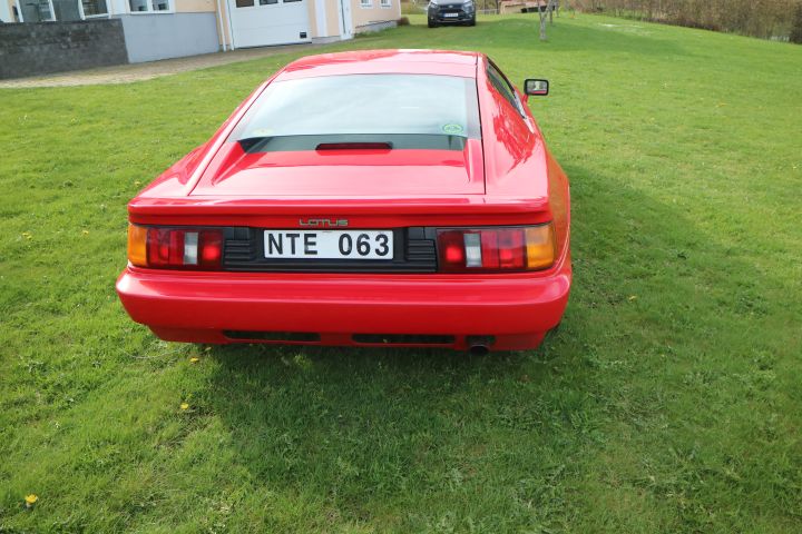 649090-9 Lotus Esprit Turbo 1988