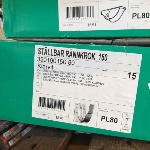 547670-10 Stuprör, hängrännor samt monteringsdetaljer 10 kartonger