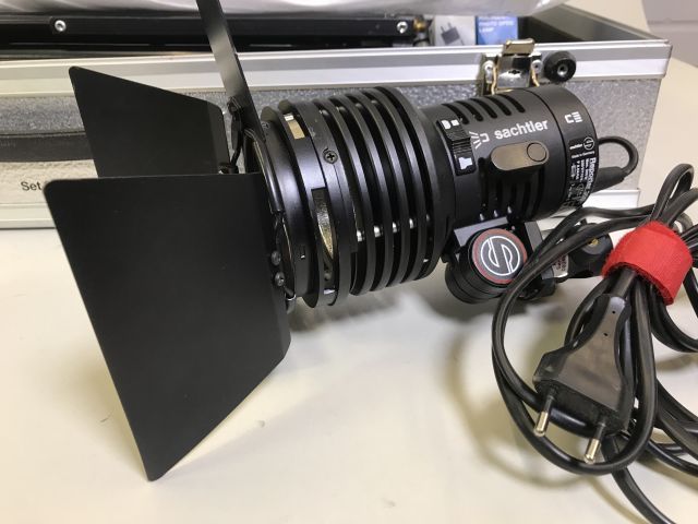 671935-5 Sachtler Reporter 300H 2 Light Kit