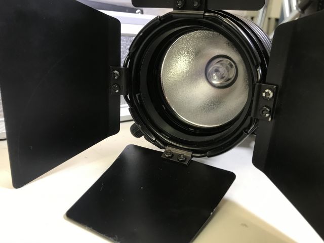 671935-6 Sachtler Reporter 300H 2 Light Kit