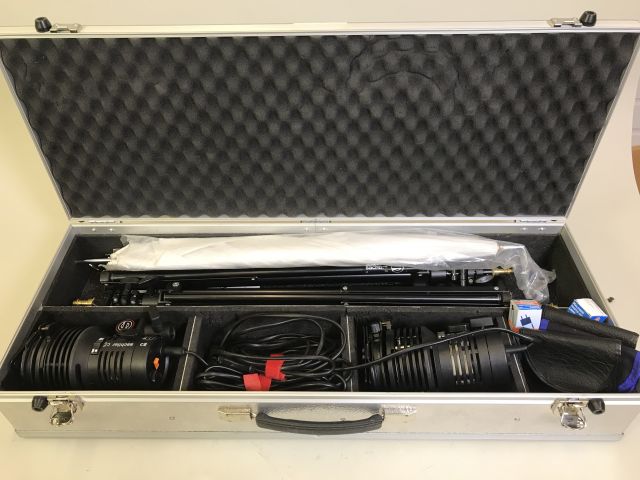 671935-10 Sachtler Reporter 300H 2 Light Kit