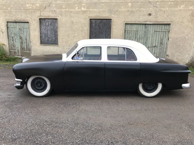 672701-2 1950 Ford DeLuxe V8