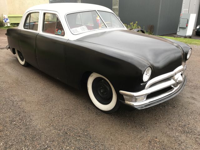 672701-6 1950 Ford DeLuxe V8