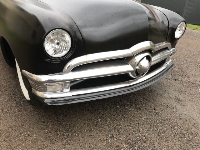 672701-7 1950 Ford DeLuxe V8