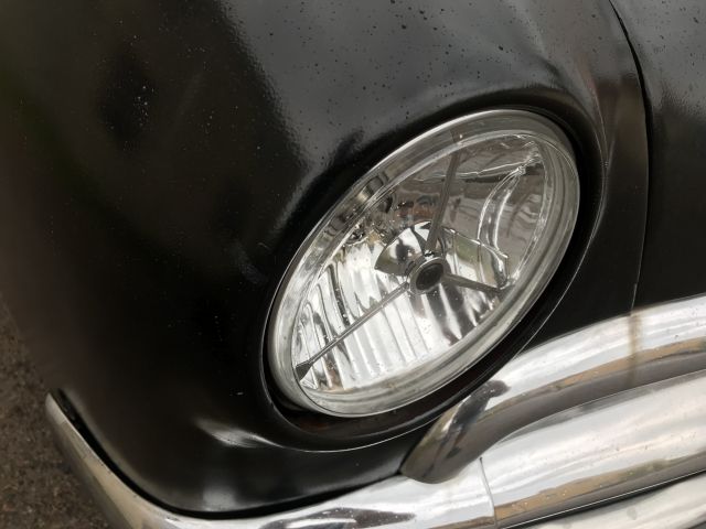 672701-8 1950 Ford DeLuxe V8