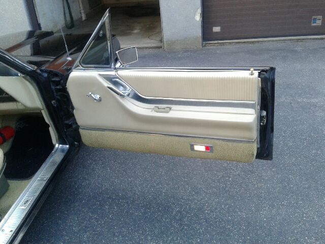 519592-31 Ford Thunderbird cab -65 (DSR297)