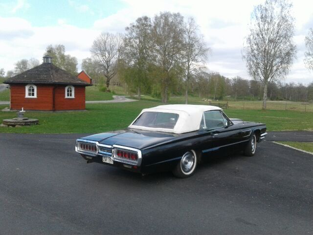 519592-5 Ford Thunderbird cab -65 (DSR297)