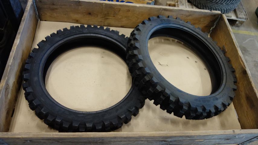 672546-2 2 MC tires Michelin Cross AC10 100/100 - 18