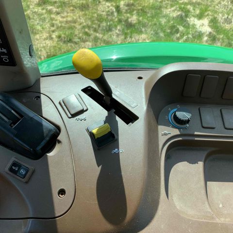 673501-29 John Deere 5620 RGC 457 -06