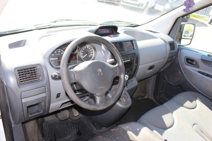 673303-28 Peugeot Expert 2.0 HDi Automat -2013 (163hk, 140380km)