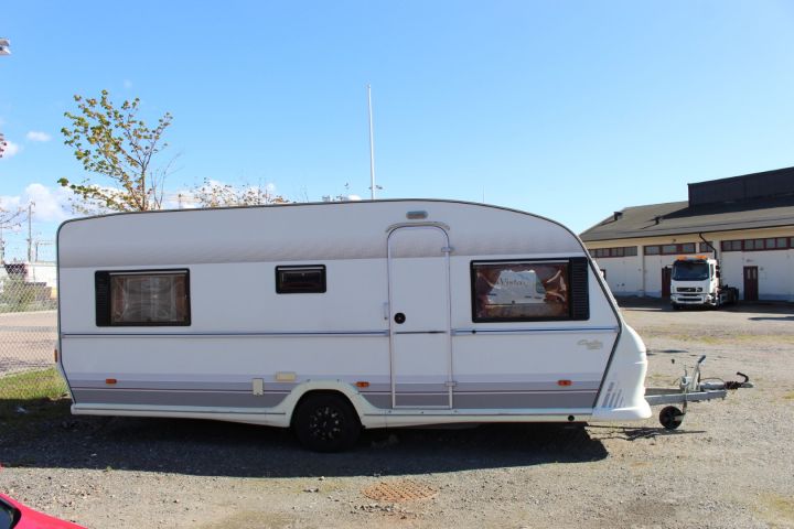 673306-2 Husvagn Sävsjö 5.6 CT -1999 Godkänd för 5 personer