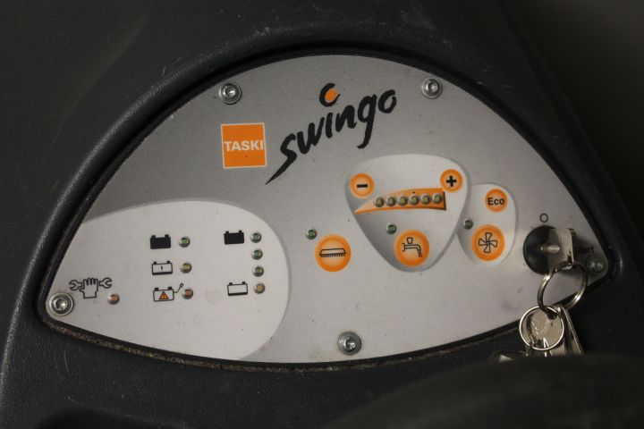 670865-2 Cleaning machine Taski Swingo 855B