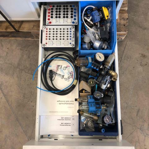 673825-10 Pneumatic bench Festo