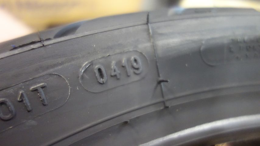 673484-4 MC Tires Michelin Pilot Road 2 160/60 ZR 17