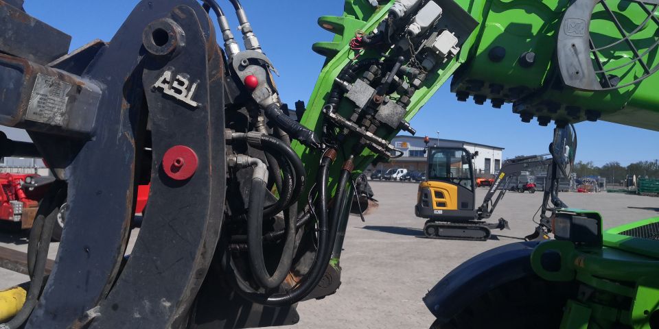 674352-10 Telescopic handlers Merlo F 28 TD with basket & forks (3880h) - 2013