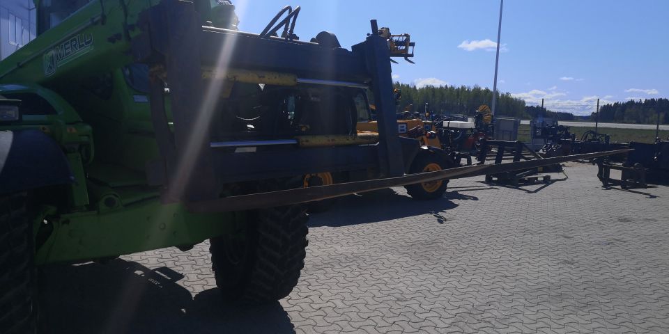 674352-14 Telescopic handlers Merlo F 28 TD with basket & forks (3880h) - 2013