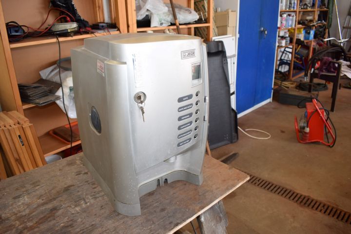 632708-2 Kaffeautomat Jede KOMO-001