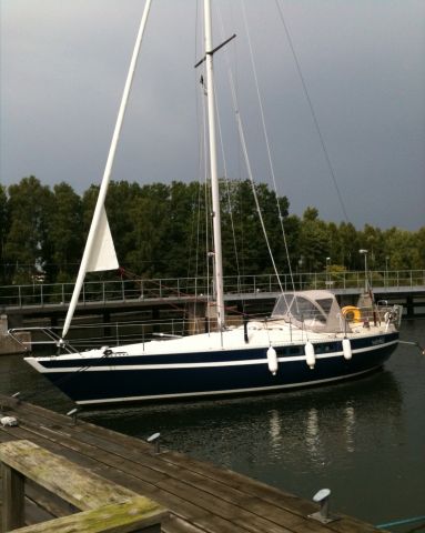 675709-1 Sailboat Jarrack 33 feet by boat -80