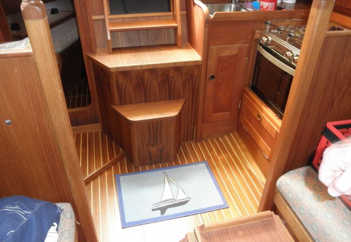 675709-3 Sailboat Jarrack 33 feet by boat -80