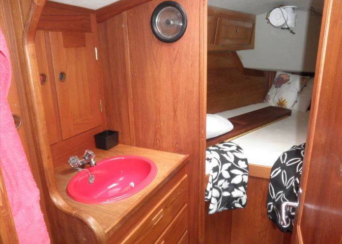 675709-7 Sailboat Jarrack 33 feet by boat -80