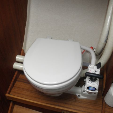 675709-8 Sailboat Jarrack 33 feet by boat -80