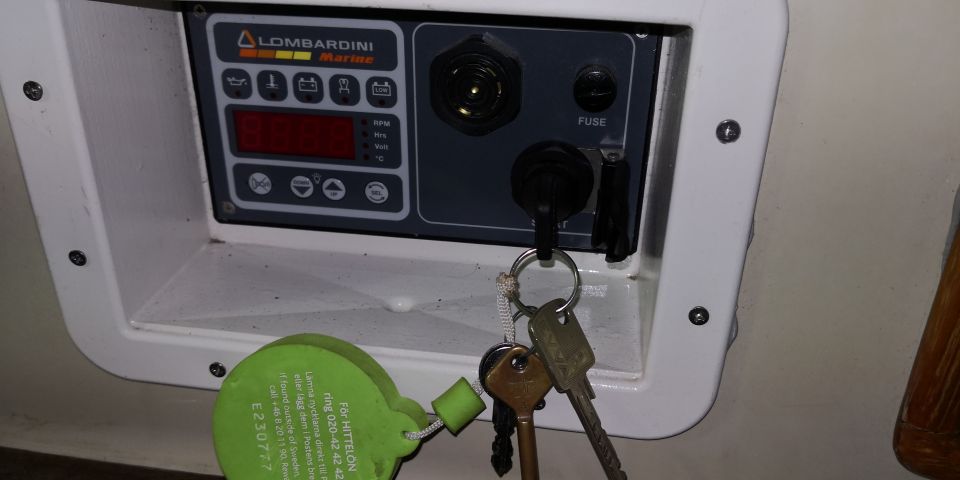 675709-29 Sailboat Jarrack 33 feet by boat -80