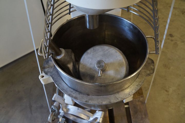 649157-4 Whisk & Mixer "Bear 60 L"