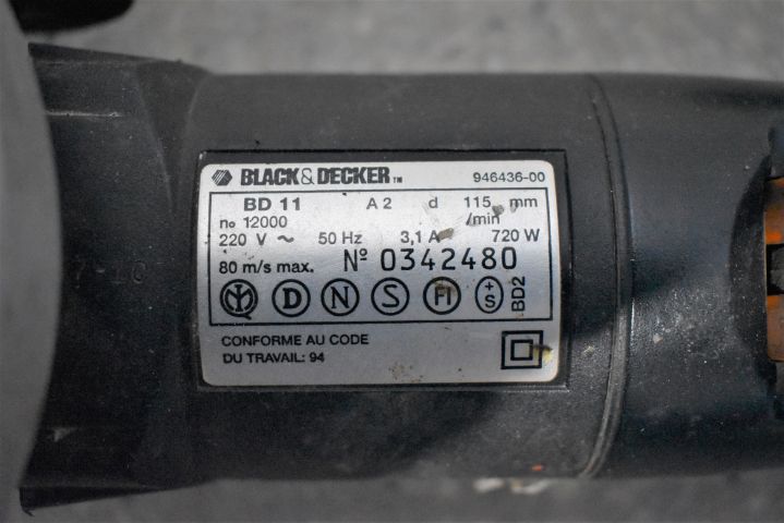 570875-4 Angle grinder from Black & Decker - DB11