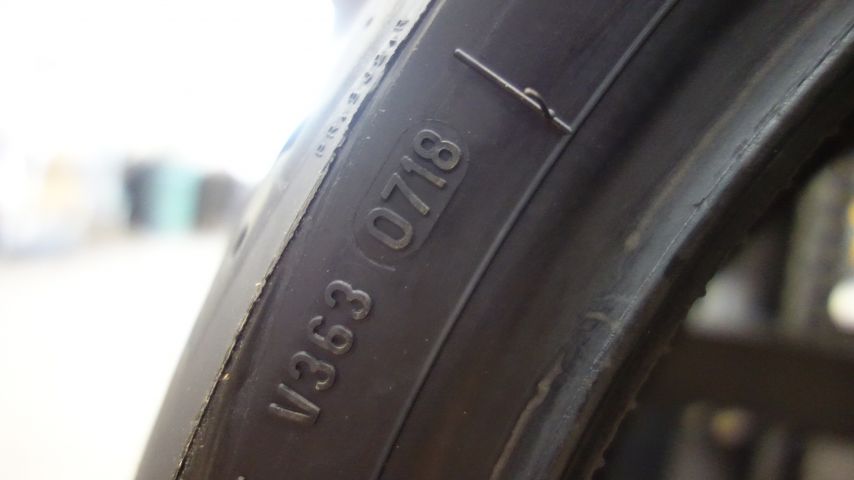 675414-3 MC-Däck Pirelli Phantom Sportscomp 180/55 ZR 17