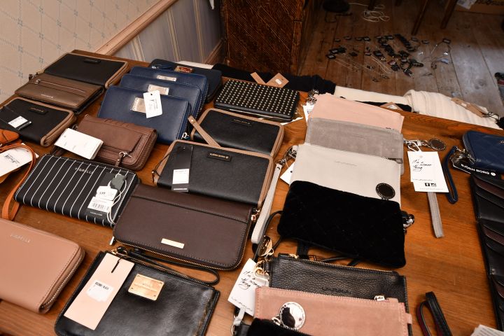 674392-8 Väskor + plånböcker FIORELLI - Björn Borg m.m.