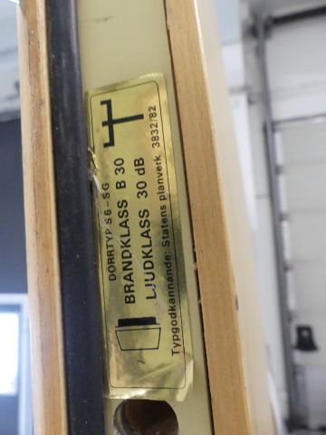 607323-2 Door with sheet metal frame 11 * 21