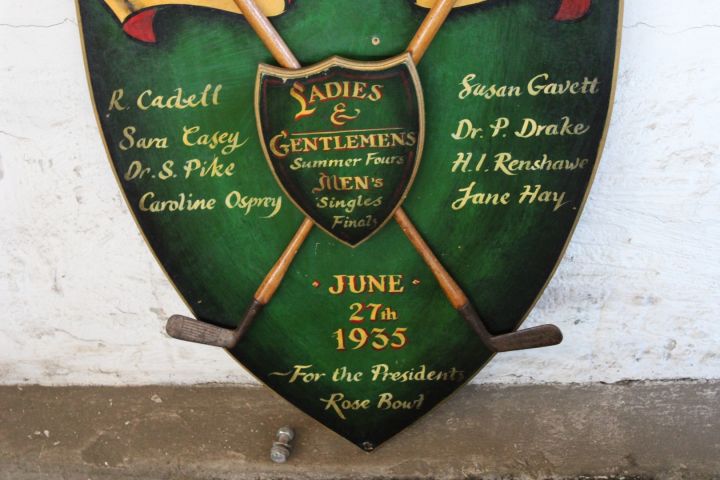 674440-3 Skylt "Sunningdale Solg Club"