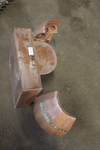 674487-5 Barskåp i form av tunna, vägghängd